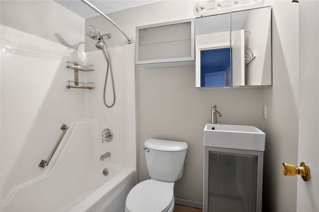 5523 Ellsworth Ave 6C, Shadyside, PA 15232