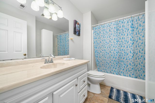 39 Manorwood Drive 39, Branford, CT 06405