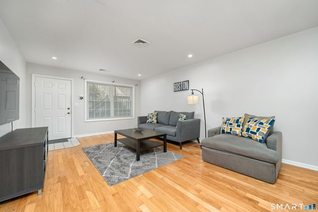 39 Manorwood Drive 39, Branford, CT 06405