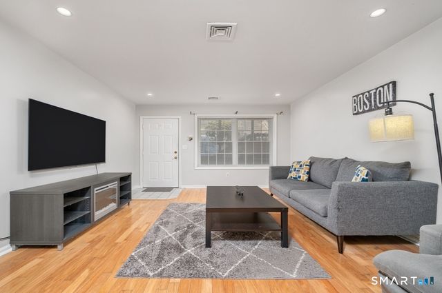 39 Manorwood Drive 39, Branford, CT 06405