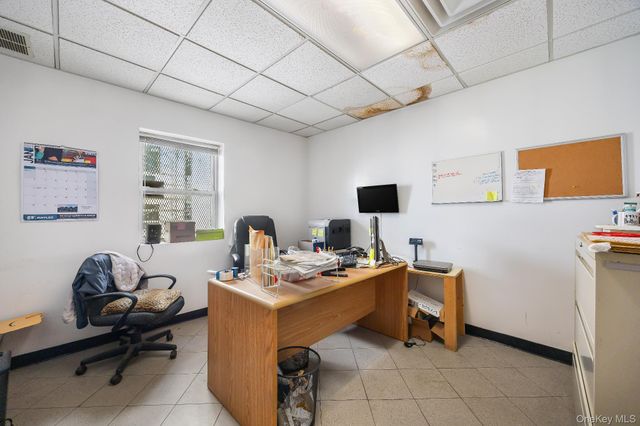 38-56 11th Street, Long Island City, NY 11101