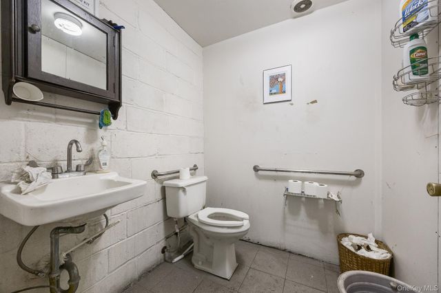 38-56 11th Street, Long Island City, NY 11101