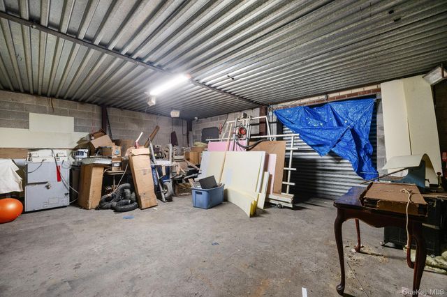 38-56 11th Street, Long Island City, NY 11101