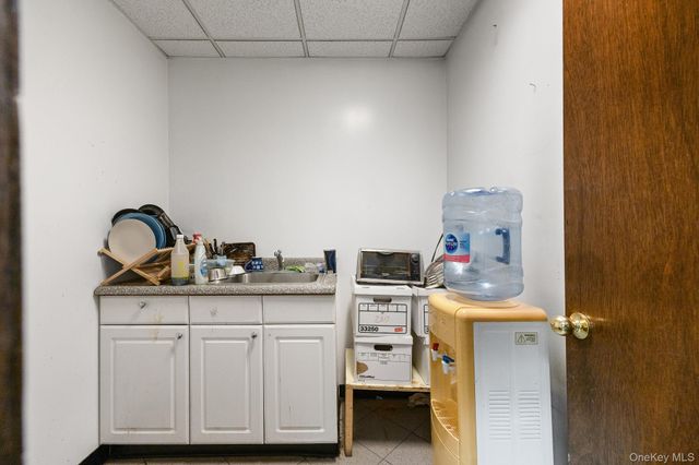 38-56 11th Street, Long Island City, NY 11101