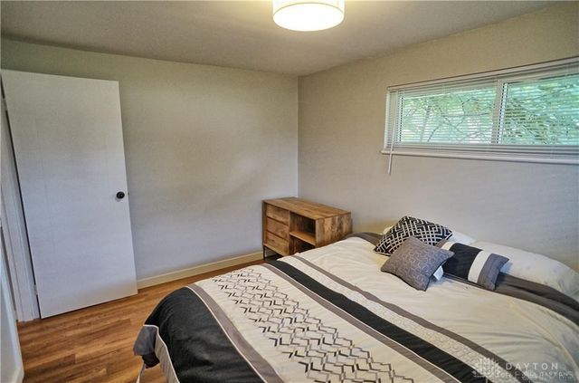110 W Spring Valley Pike, Centerville, OH 45458
