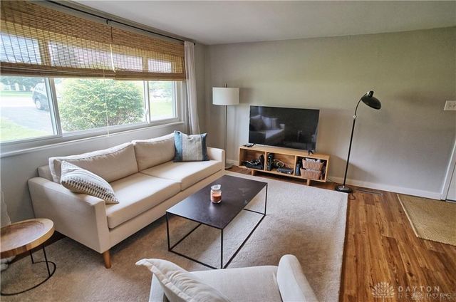 110 W Spring Valley Pike, Centerville, OH 45458