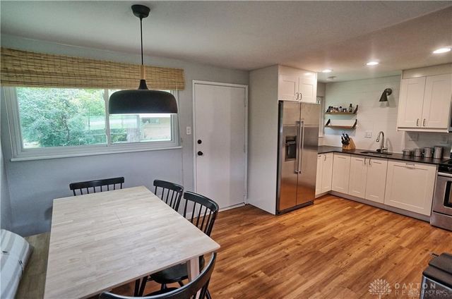 110 W Spring Valley Pike, Centerville, OH 45458