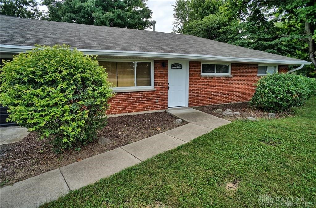 110 W Spring Valley Pike, Centerville, OH 45458