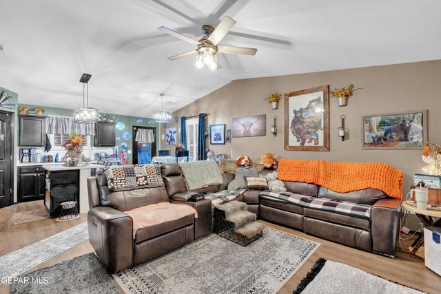 724 Villa Romero Drive, Horizon City, TX 79928