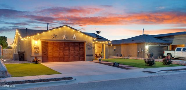 724 Villa Romero Drive, Horizon City, TX 79928