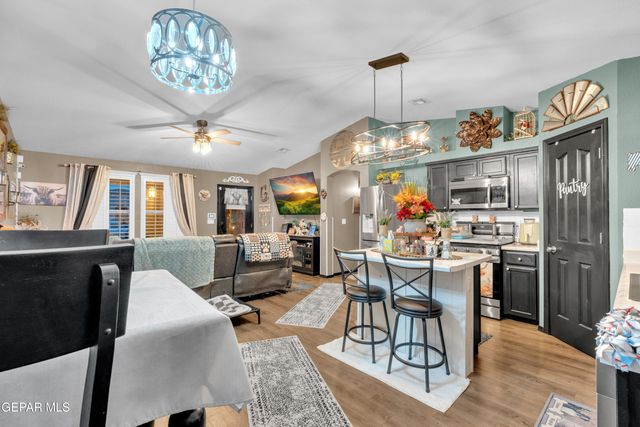 724 Villa Romero Drive, Horizon City, TX 79928
