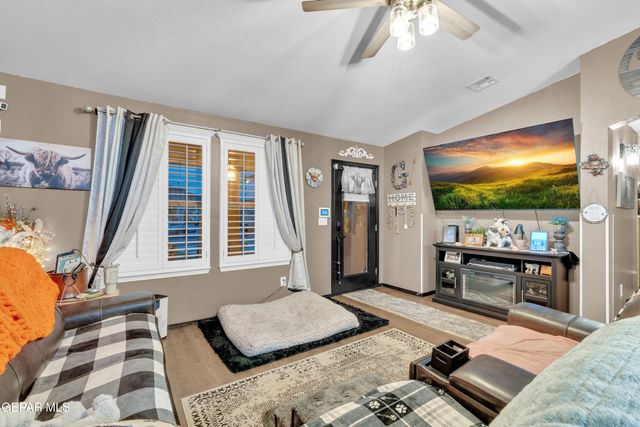 724 Villa Romero Drive, Horizon City, TX 79928