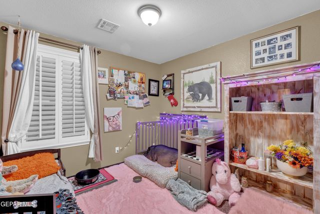 724 Villa Romero Drive, Horizon City, TX 79928