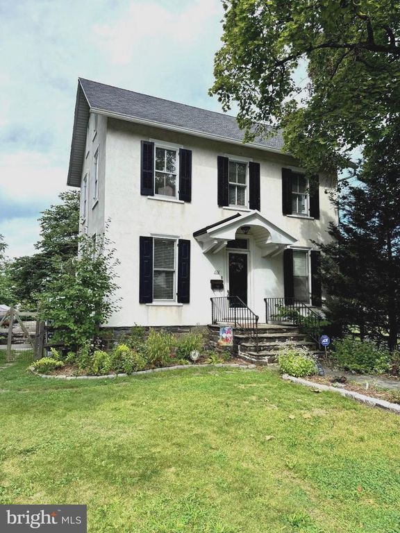 176 N AMBLER ST, QUAKERTOWN, PA 18951 — exterior