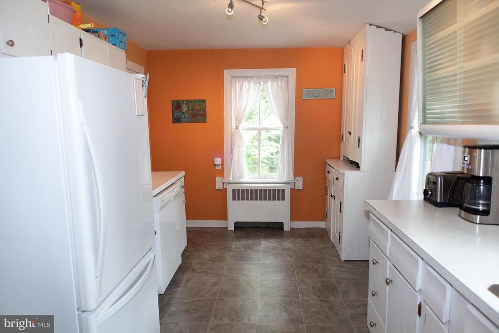 176 N AMBLER ST, QUAKERTOWN, PA 18951 — photo 4