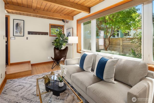 6719 9th Avenue NW, Seattle, WA 98117