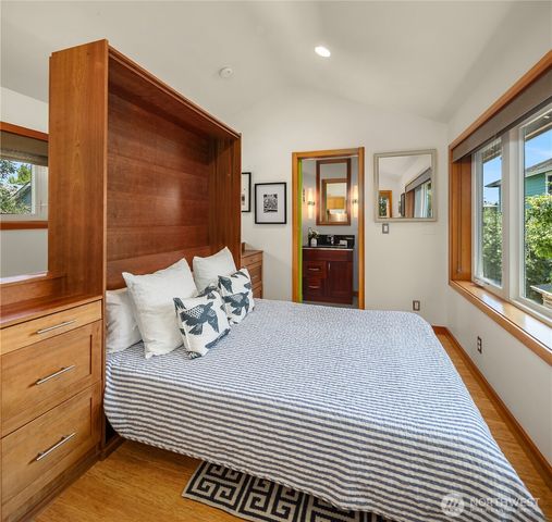 6719 9th Avenue NW, Seattle, WA 98117