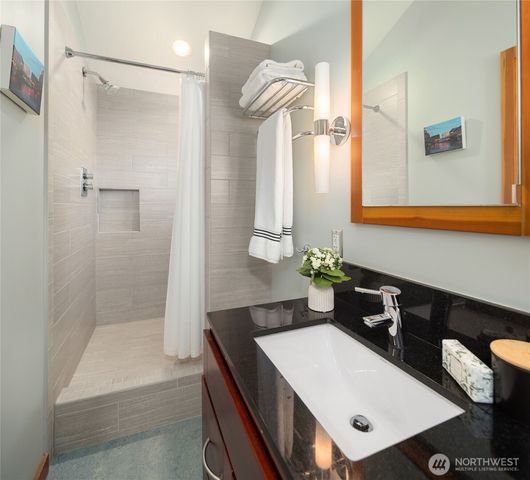 6719 9th Avenue NW, Seattle, WA 98117