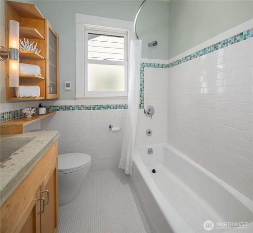6719 9th Avenue NW, Seattle, WA 98117