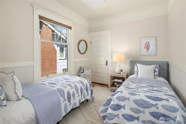 6719 9th Avenue NW, Seattle, WA 98117