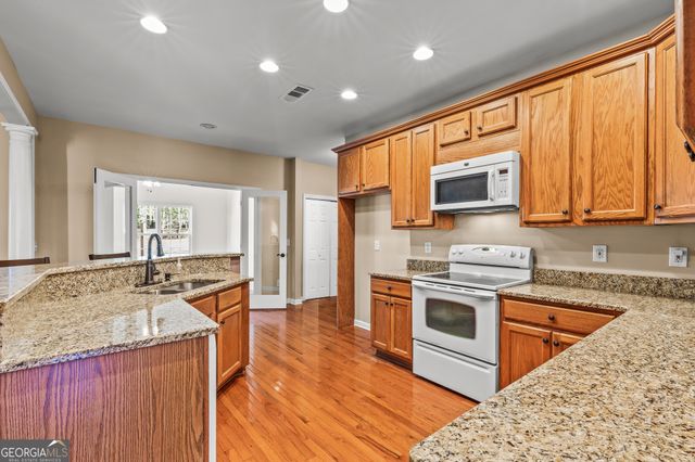 1050 Brittany Way, Fayetteville, GA 30214