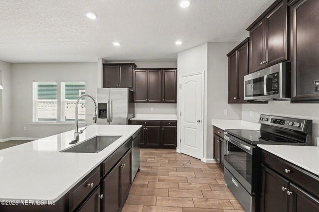 3906 ARBOR MILL Circle, Orange Park, FL 32065