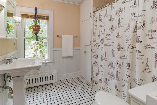 1327 Fairmount Avenue, Saint Paul, MN 55105