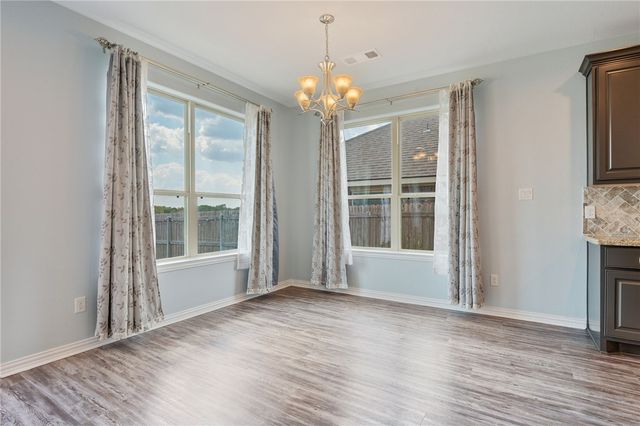 6336 Spartan Drive, College Station, TX 77845