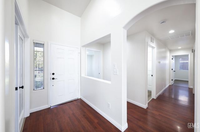 5109 Silver Clover Avenue, Bakersfield, CA 93313