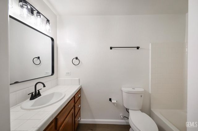 5109 Silver Clover Avenue, Bakersfield, CA 93313