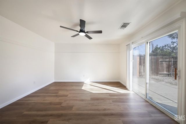 5109 Silver Clover Avenue, Bakersfield, CA 93313