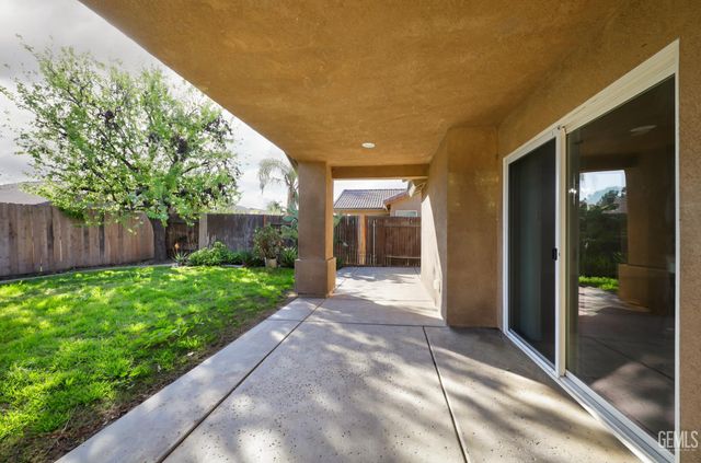 5109 Silver Clover Avenue, Bakersfield, CA 93313