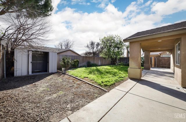 5109 Silver Clover Avenue, Bakersfield, CA 93313