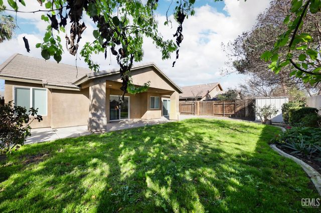 5109 Silver Clover Avenue, Bakersfield, CA 93313