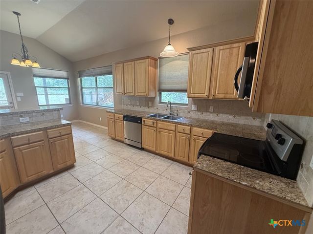 270 Delanoy Drive, Canyon Lake, TX 78133