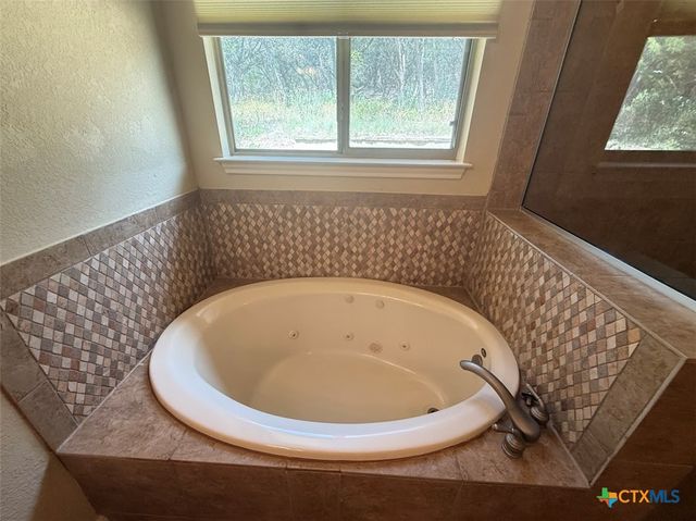 270 Delanoy Drive, Canyon Lake, TX 78133