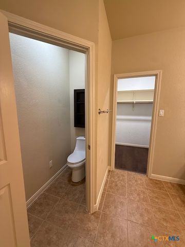 270 Delanoy Drive, Canyon Lake, TX 78133