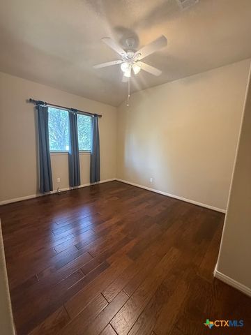 270 Delanoy Drive, Canyon Lake, TX 78133