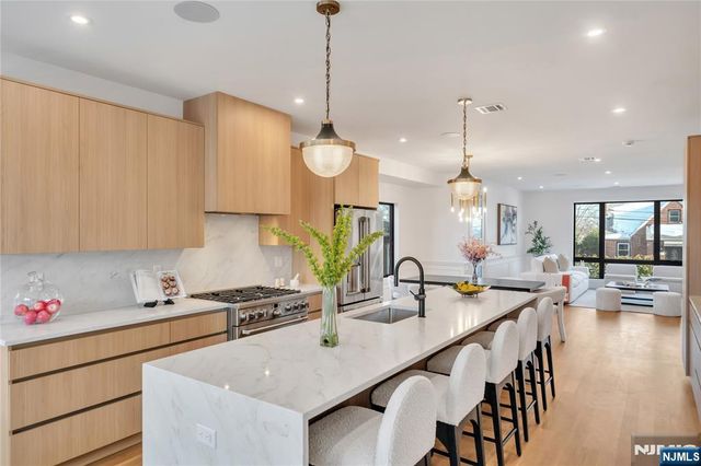 265 13th Street, Palisades Park, NJ 07650