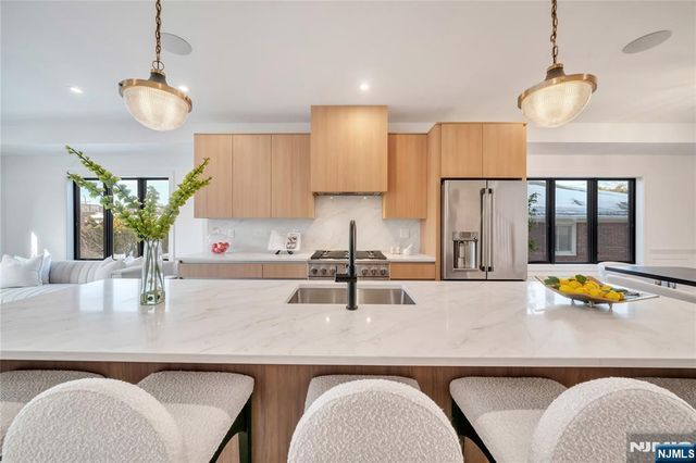 265 13th Street, Palisades Park, NJ 07650