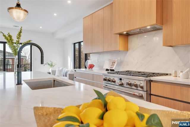 265 13th Street, Palisades Park, NJ 07650