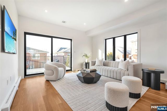 265 13th Street, Palisades Park, NJ 07650