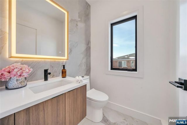 265 13th Street, Palisades Park, NJ 07650