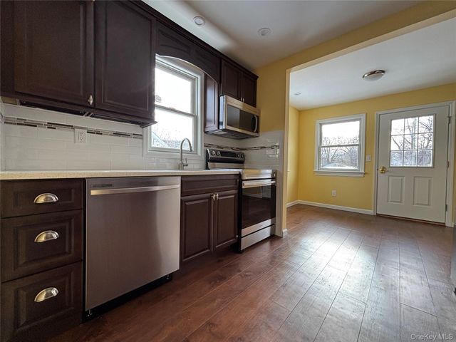 45 Waterstone Road 1, Greenwood Lake, NY 10925