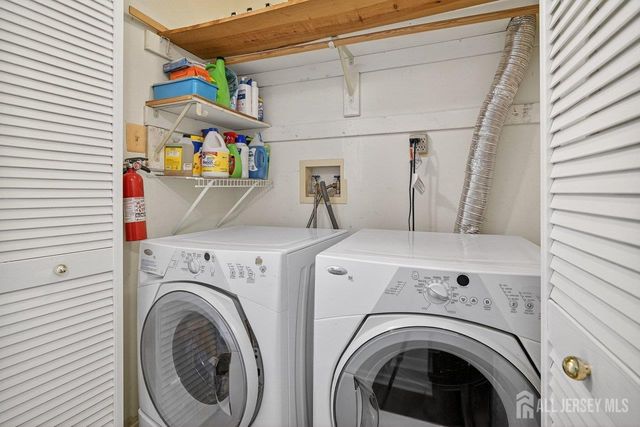 136 Hampshire Drive, Plainsboro, NJ 08536