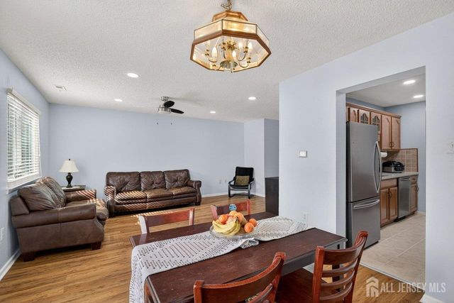 136 Hampshire Drive, Plainsboro, NJ 08536