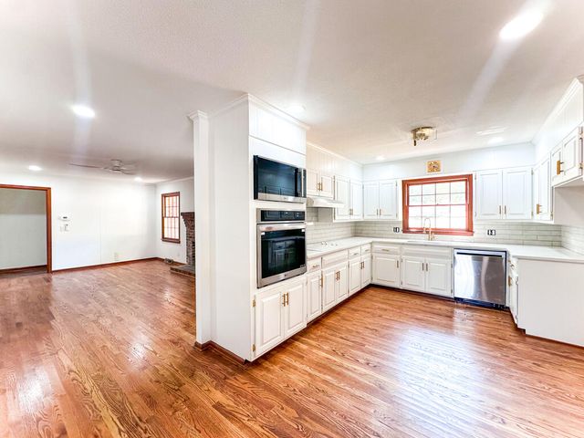 1305 W Crawford Street, Dalton, GA 30720
