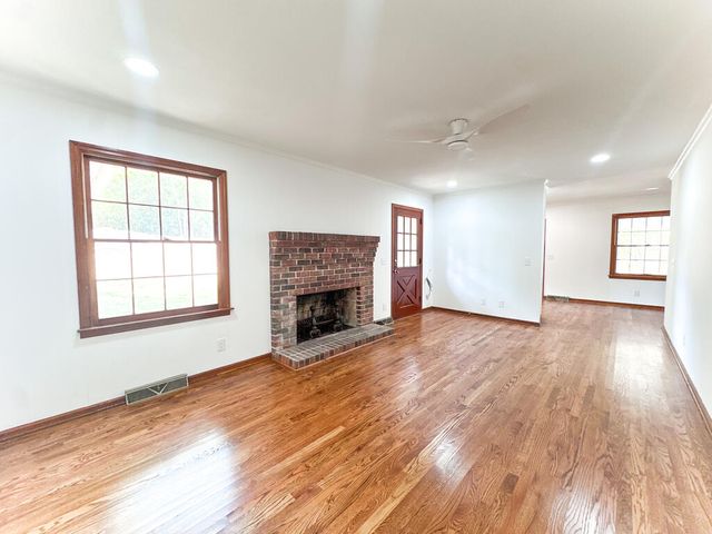 1305 W Crawford Street, Dalton, GA 30720
