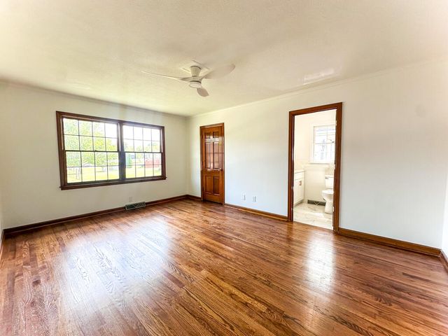 1305 W Crawford Street, Dalton, GA 30720