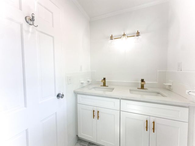 1305 W Crawford Street, Dalton, GA 30720